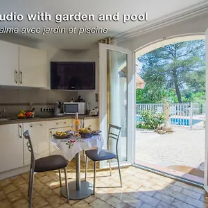 https://quiet-studio-with-garden-and-pool-dodo-et-tartine.fr-provencehotel.com