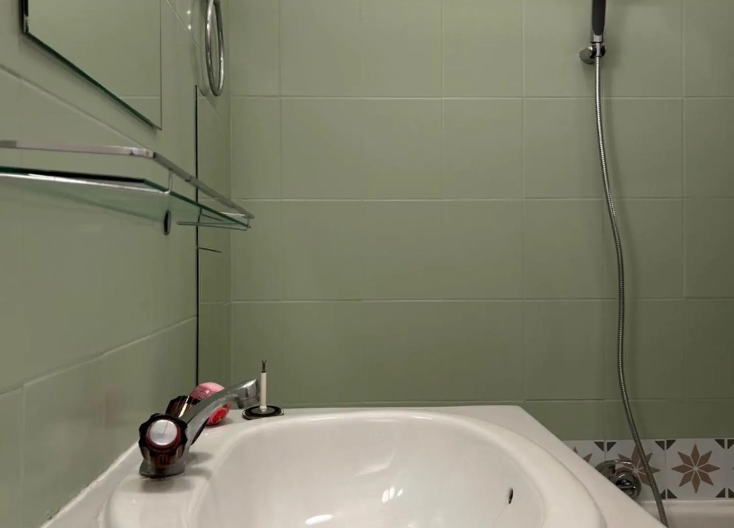 Au Charme Des Carmes - T1 Sur Cour - Metro A & B Apartment Toulouse 0*,  France
