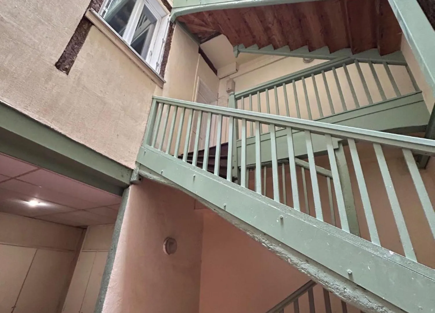 Au Charme Des Carmes - T1 Sur Cour - Metro A & B Apartment Toulouse France